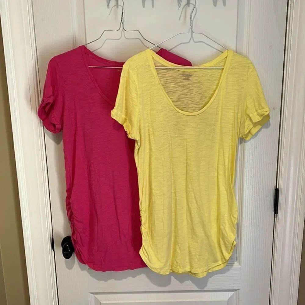 Set of 2 Motherhood Maternity XL short sleeve t-shirts yellow and pink